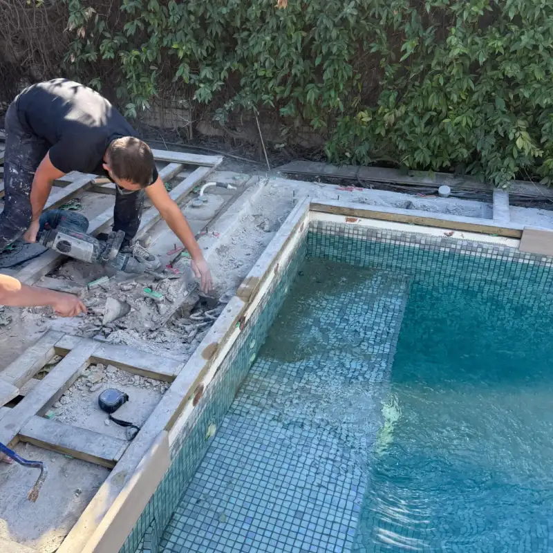 Test de pression des canalisations de piscine sur Nîmes. 1 test pression canalisations piscine nimes